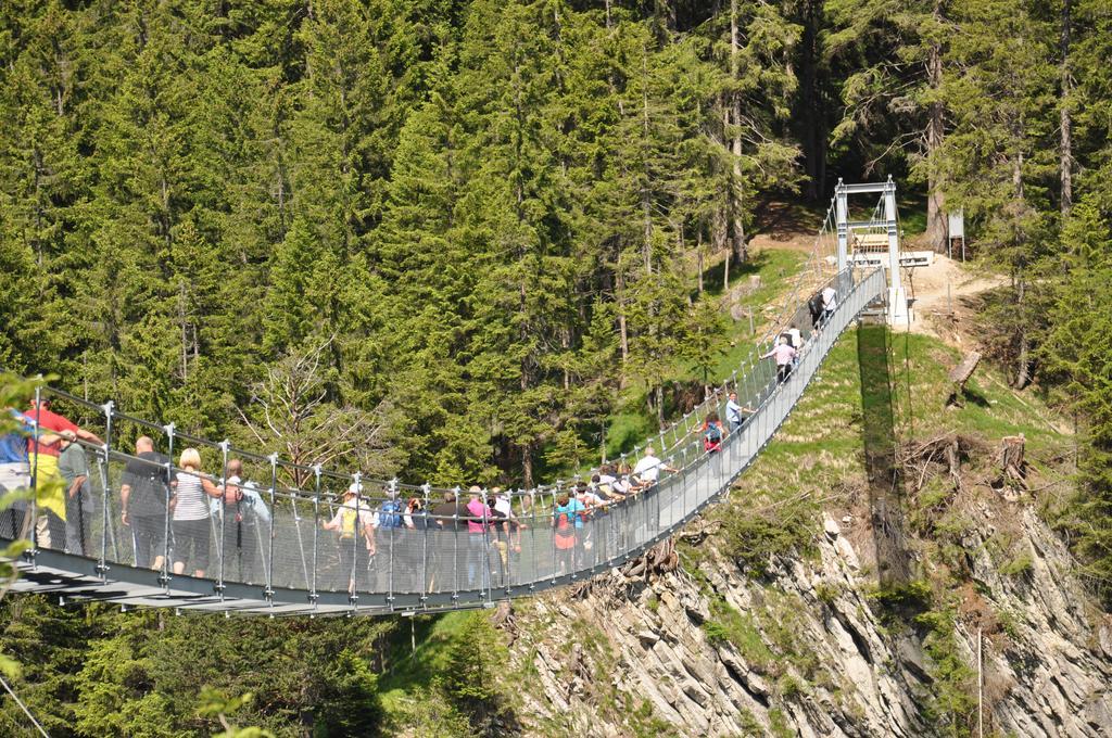 Отель Gasthof Baren Хольцгау Экстерьер фото